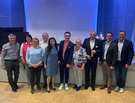 Hospizteam mit Pianist Shkoliarenko und Sven Kneipp